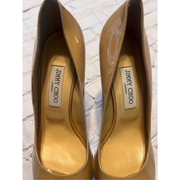 Jimmy Choo Sz 40.5 Open Toe Pump Heels Tan Patent Leather Classic Iconic Formal - Picture 10 of 16